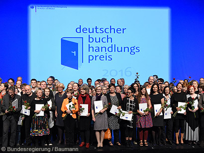 Gruppenbild der mit dem Buchhandlungspreis 2016 geehrten